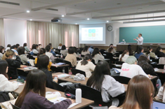 「大阪府福祉職採用説明会２～３年生向け」を本学で開催しました！